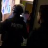 VIDEO: 39 de consumatori de droguri din Alba, printre care 8 minori duși la DIICOT pentru audieri. Dealerii arestați preventiv