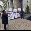 VIDEO: Angajați ai Registrului Comerțului din Alba și din țară au protestat la Ministerul Justiției. Se pregătesc de grevă