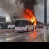 FOTO. Un autocar plin cu elevi a fost cuprins de flăcări, la Moldova Nouă