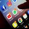 InfoCons: Funcționarii comit o infracțiune atunci când trimit date pe WhatsApp în activitățile de serviciu