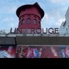 VIDEO. Aripile cabaretului Moulin Rouge s-au prăbuşit în noaptea de miercuri spre joi
