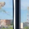 VIDEO. Momentul în care turnul de televiziune din Harkov se rupe în două după un atac rusesc