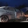 La un pas de tragedie ! Un șofer a intrat cu mașina în copac, între Vladimirescu și Mândruloc