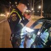 Polițiștii verifică documentele cu telefonul mobil