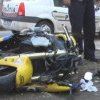 Motociclist din Dâmbovița, la un pas de moarte! A ajuns de urgență la spital după ce a fost lovit de ușa unei mașini