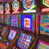 Cum se fentează legea anti-păcănele: Metoda prin care cazinourile pot rămâne în orașele care au sub 15.000 locuitori