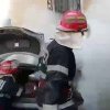 INCENDIU la Blaj: Un autoturism a fost cuprins de flăcări. Intervin pompierii