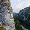 Știai că cea mai înaltă statuie din piatră din Europa se află în România?