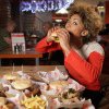 SENTIMENTE ȘI MÂNCARE Sentimentele de singurătate au un impact direct asupra obiceiurilor alimentare ale femeilor