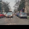Clujenii de pe strada Gheorghe Dima cheamă mașina de ridicări, dar degeaba. Alții nu o cheamă și vine - FOTO