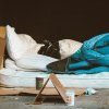 ,,Locul a devenit murdar, plin de mirosuri insuportabile” - Clujenii reclamă că oamenii fără adăpost își fac culcuș chiar sub balcoanele lor