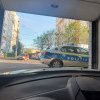 Mașină de poliție, parcată pe trotuar, pe o stradă din Cluj. I-au blocat unui șofer ieșirea din garaj: „Vrei să ieși din garaj și…hopa” - FOTO