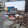 Cetățeni nemulțumiți de dezastrul olfactiv și vizual din jurul containerelor de gunoi