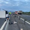 Produse de carmangerie împrăștiate pe Autostrada A1 între Deva și Simeria, din cauza unui accident rutier