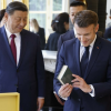 Macron i-a oferit cadou lui Xi, între altele coniac şi „Notre-Dame de Paris”