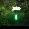 Premieră în munţii României. Marcaje turistice cu vopsea fotoluminescentă, realizate de salvamontişti