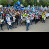 (GALERIE FOTO)Protest la Guvern. Dumitru Costin. ”Suportăm cele mai mari biruri”