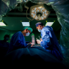Mărturii pline de speranță de pe patul de operație de la Neurochirurgie. „Rază de lumină în întunericul durerii”