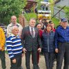 VIDEO | Ministrului Tătaru nu i-a fost rușine la Zăpodeni, să le povestească localnicilor despre copilăria sa în această comună, unde a prășit, a păscut vitele și unde mânca o pâine până trecea dealul Chicerei