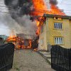 Incendiu devastator într-o gospodărie din Stulpicani. Cinci persoane cu vârste între 15 și 62 de ani au primit îngrijiri medicale (foto)