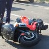 Un tânăr de 22 de ani a ajuns la spital cu răni după ce a intrat cu mopedul într-un pod din Boroaia