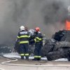 Incendiu de amploare în Timișoara. O parcare de tiruri a luat foc