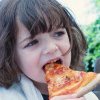 Pizza devine ilegală: interzisă vânzarea către minori, pe o rază de 500 m în jurul școlilor