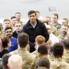 Premierul britanic vrea reintroducerea serviciul militar național obligatoriu pentru tinerii de 18 ani