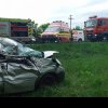 5 persoane transportate la spital, după ce un microbuz a derapat și s-a izbit de un copac, în județul Gorj
