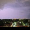 Fenomen meteo rar, la Arad: Furtună cu fulgere roz! Spectacol pe cer