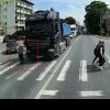 Scenă șocantă la Iași. O femeie a sărit în fața unui TIR, grăbindu-se să traverseze - VIDEO