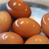 Trucul folosit de marii bucătari pentru a fierbe un ou. Va ieși mai gustos și se va coji mult mai repede