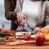Alimente esențiale pentru persoanele de peste 40 de ani – ce să nu îți lipsească din dietă