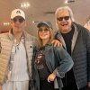 Cum s-a pozat în aeroport Ștefan Bănică jr. alături de Loredana Groza și Cristi Minculescu. Ținutele lor au atras atenția