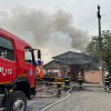 Incendiu la o hală de depozitare din Mogoşoaia. Intervin mai multe echipaje de pompieri