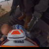 Momentul în care armata salvează un bebeluș prin acoperiș, în timpul inundațiilor devastatoare din Brazilia | VIDEO
