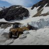 Nămeți de peste 4 metri și risc de avalanșe: drumarii deszăpezesc zona cea mai dificilă de pe Transfăgărășan | VIDEO