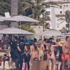 Operațiune antidrog în cel mai tare club din Marbella. Clienții, scoși din piscină de poliție | VIDEO