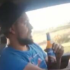 Șofer filmat live la volan, cu berea în mână, fumând și fără centura de siguranță, în Satu Mare | VIDEO