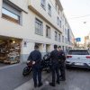 Trei români au comis un jaf în Italia care i-a pus în încurcătură pe anchetatori. Au fost depistați datorită unui muc de țigară