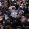Zeci de mii de iranieni își iau rămas-bun la Teheran de la președintele Ebrahim Raisi VIDEO
