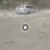 Mașini luate de ape azi în România