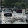 Video. Autoturisme avariate la Târgu-Neamț, după o ploaie torențială