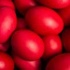 Cum puteți avea pe masa de Paște ouă roșii frumos colorate. Recomandări și trucuri pentru vopseaua pe care să o folosiți
