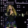 Madonna a dat un concert gratuit pe cea mai cunoscută plajă din Brazilia. 1,6 milioane de oameni au venit să o vadă
