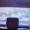 VIDEO Momentul atacului din Crângași. O cameră de bord i-a înregistrat pe cei doi tineri care loveau un bărbat cu bâte