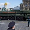 (video) Moscova marchează Ziua Victoriei cu o paradă „nucleară”: 9.000 de soldaţi, cu sisteme de rachete Iskander şi Yars, au defilatîn Piaţa Roşie