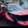 Doi răniți și un Ferrari făcut zob după ce șoferul a intrat într-un cap de pod din cauza vitezei și a carosabilului ud