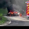 Maramureș: O mașină a ars ca o torță după ce a lovit poarta unui restaurant