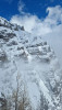 Trei turişti polonezi au rămas blocaţi în zăpadă pe Valea Cerbului